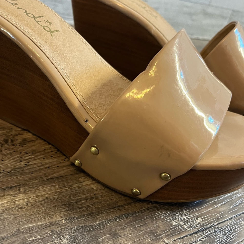 Splendid Clog Heels Tan Cream Wooden Heel Women’s Size 8.5 - Picture 3 of 9